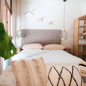 https://suite-yenne.in-sardinia.net